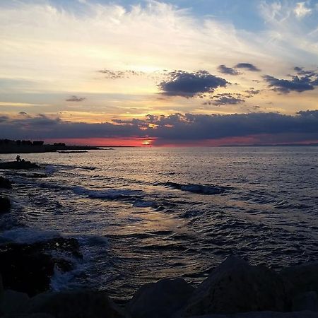 Hotel Mediterraneo 焦维纳佐 外观 照片